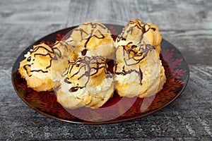 Powdered Cream Puffs