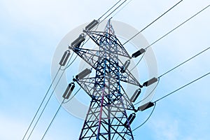 Power line for electric power. Conductive system of long extension, wire, cable for the transportation