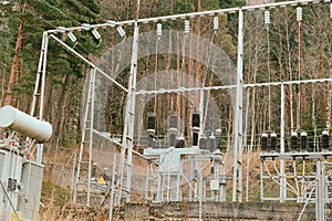 Power station with high voltage wiring