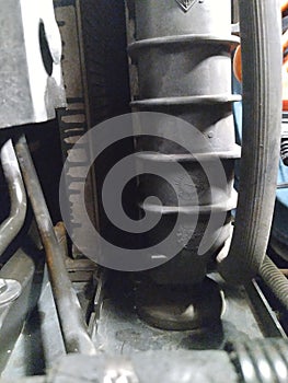 Power steering pump hose connection