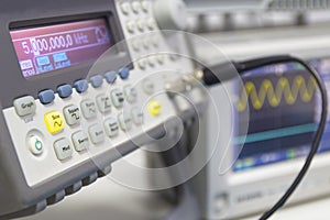 Power supplies and electronic measuring devices in the laboratory