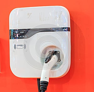 Power supply for charging an electric car