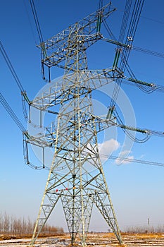 Power transmission tower