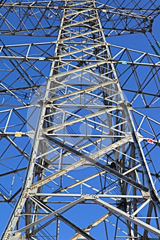 Power transmission tower