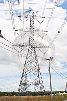 Power transmission tower