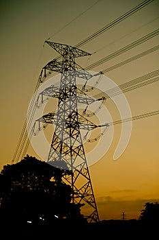 Power transmission tower