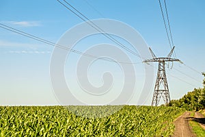 Power transmission tower with air wires