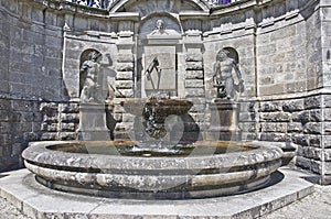 Powerscourt Fountain photo