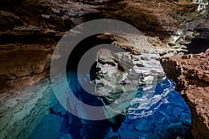   cueva transparente Agua en brasil 