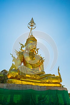 Pra Kata Maha Jakkrapat sutta, Buddha golden statue. photo
