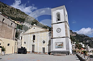 Praiano - Chiesa di San Luca Evangelista da Piazza San Luca
