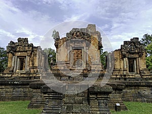 Prasat Pueai Noi