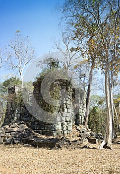 Prasat Thneng ruin, Koh Ker temple complex, Cambodia photo