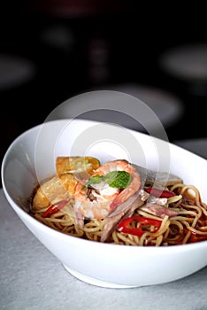 Prawn noodles