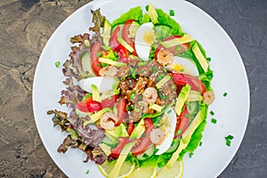 Prawns salad  with fresh veg