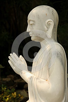 Praying Buddha Statue