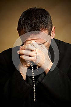Prega sacerdote 