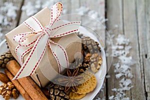 Preasent nuts cinnamon ribbon