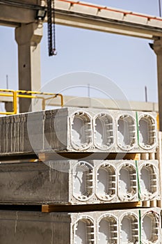 Precast concrete hollowcore slabs