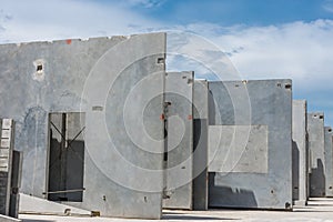 Precast concrete wall panel