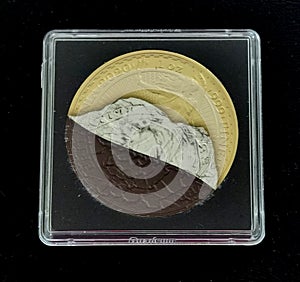 Precious Metal Gold Plated Silver Coin UK Chocolate Design UK Queen Elizabeth II Royal Mint Britannia British Great Britain Cacao photo