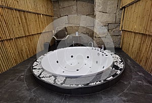 Precious Stone Mineral Treasure Rock Salt Crystals Sauna Hot Springs Fresh Flower Bathtub Korean Spa Gem Revitalise Energy Nature