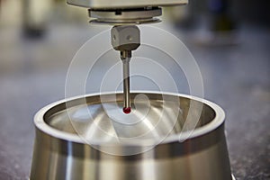 Precision Machining with Lubricant Droplet on Metal Component