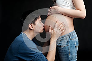 Pregnancy-Father First Kiss