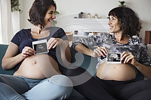 Pregnant support group meet up in a house