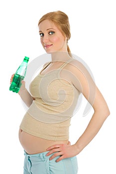 Pregnant woman drink water
