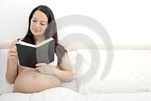 Pregnant woman reading