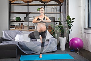 Pregnant woman training. Healthy Pregnancy concept.