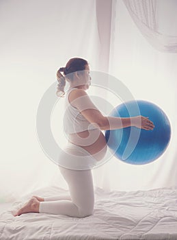 A pregnant woman was to care for the child in the womb of exercise for good health