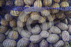 Prepacked potatoes of two varieties.