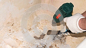 Preparation of the bath for enameling.