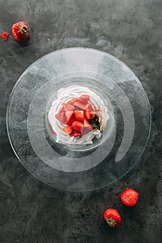 preparation of the dessert Pavlova