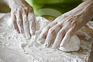 Preparation of the dough for vareniks