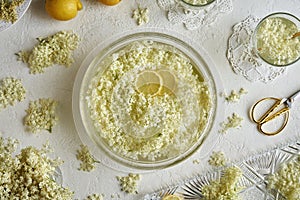 Preparation of syrup from black elder flowers, top view