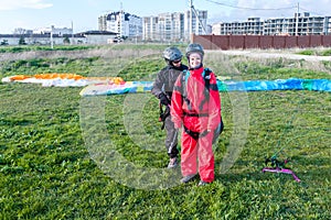 Preparation of tandem paraglider for the first flight