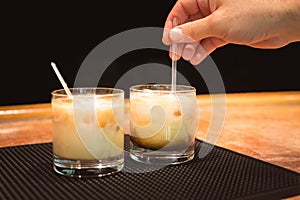 Preparation of white russian cocktails