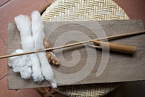 Preparing cotton for hand woven