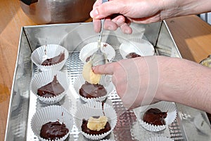 Preparing the cupcakes