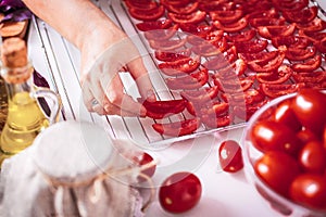 Preparing dried tomatoes