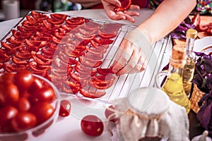 Preparing dried tomatoes