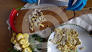 Preparing golden oyster mushrooms