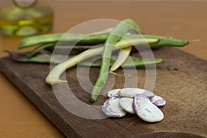 Preparing green beans for cooking photo
