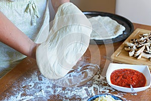 Preparing the Italian pizza