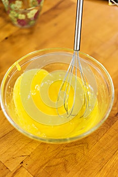 Preparing lemon curd