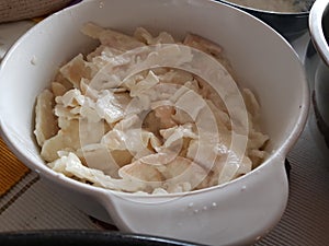 Preparing and making apple pies