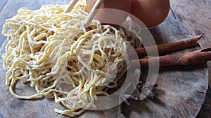 Preparing noodle food